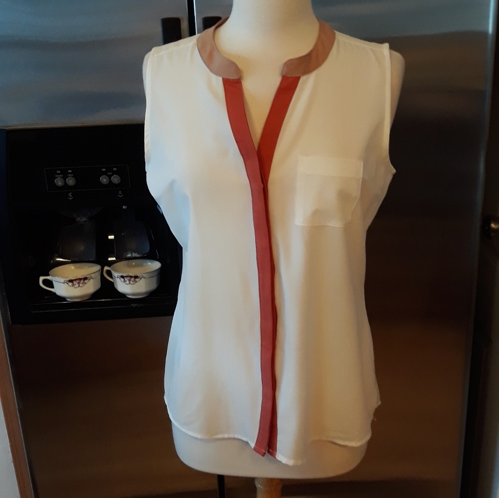 Olive & Oak  Top.     A 93